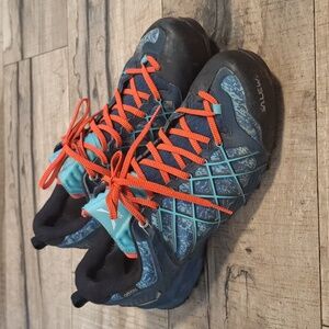 Selewa approach shoes